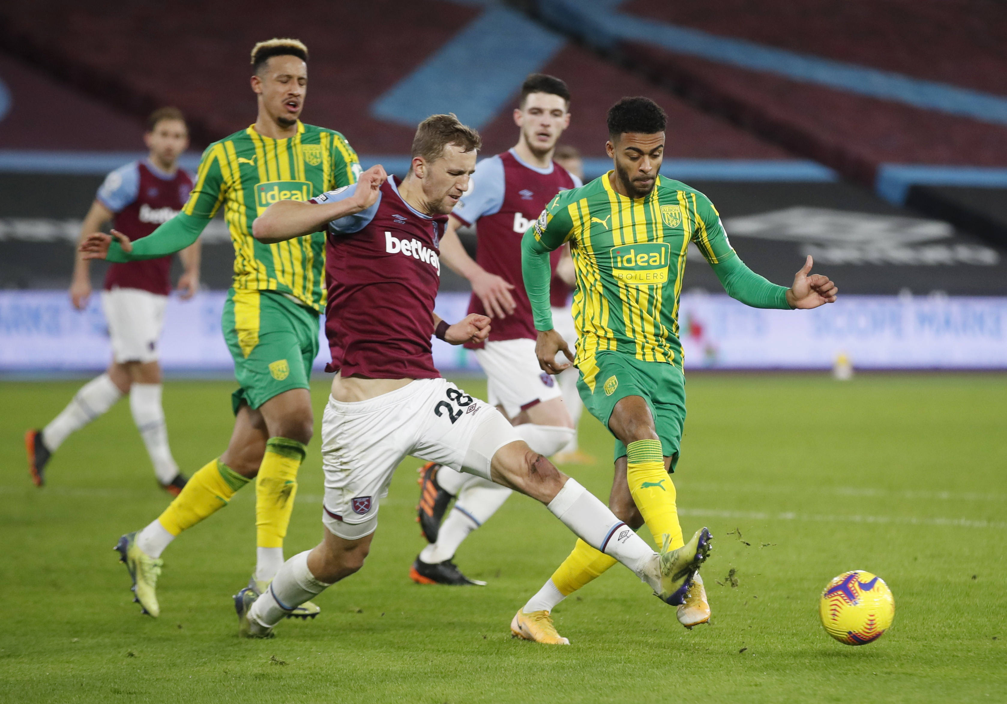 場以2比1 場以2比1